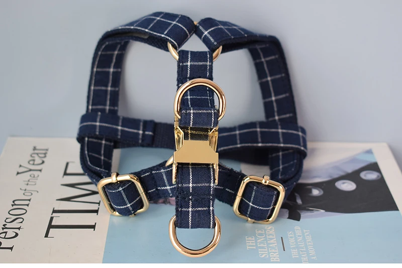 Dog's Plaid Harness and Leash Set